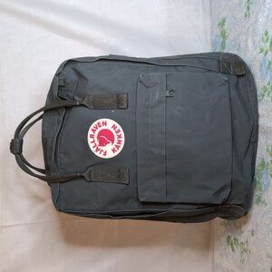 Fjall Raven Classic Kånken Backpack